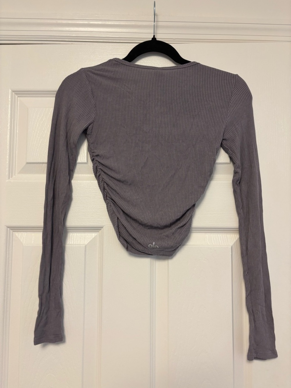 ALO Yoga Gather Long Sleeve Ruched Ribbed Crop Top Lavender Purple XS - Picture 6 of 10